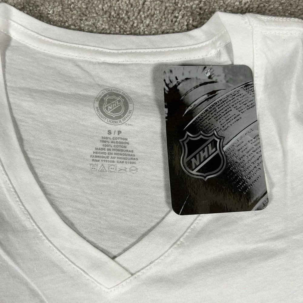 NHL‎ Dallas Stars Womens Small White V-Neck Graphic T-Shirt Short Sleeve New NWT